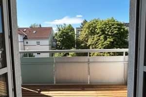 Balkon & Wanne // praktische 3-Zi.-Whg. // kurzfristiger Bezug möglich