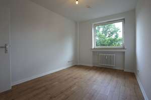 VOLLSTÄNDIG RENOVIERTE 3 ZIMMER WOHNUNG IN VENNHAUSEN MIT GROßEM BALKON UND NEUEM LAMINAT – Vennhauser Allee 186, 40627 Vennhausen, Düsseldorf – Vorschaubild 21