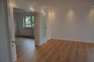 Helle 4-Raum-Wohnung mit Balkon und Einbauküche in ruhiger Lage – Die vollständige Adresse der Immobilie erhältst du vom Anbieter., 75015 Bretten – Vorschaubild 2