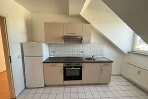 Helle Dachgeschosswohnung mit Einbauküche - 2 Monate Kaltmietfrei – Dorotheenstraße 22, 9113 Schloßchemnitz, Chemnitz – Vorschaubild 2