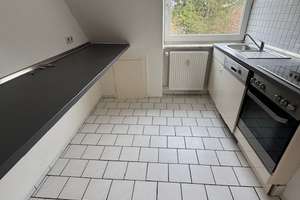 Gemütliche 2,5 Zimmer DG ab sofort zu vermieten – Münsterdorferstr. 6, 25566 Lägerdorf – Vorschaubild 2