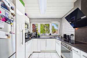 Grün wohin das Auge reicht: Dreifamilienhaus mit 5 Stellplätzen und Gartenreich auf ca. 824 m² – Die vollständige Adresse der Immobilie erhältst du vom Anbieter., 70565 Rosental, Stuttgart – Vorschaubild 16
