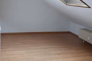 Schöne 2,5-Zimmer Mansardenwohnung mit Einbauküche – Kelheimer Str. X, 51103 Höhenberg, Köln – Vorschaubild 18