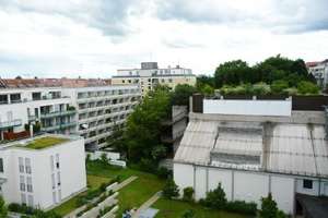 Ruhig zum Innenhof ausgerichtet, helle 1-Zi.-Dachgeschoßwhg., separate Küche – 81371 Sendlinger Feld, München – Vorschaubild 2