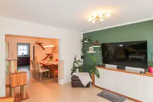 Fast wie neu: Ihr neues Zuhause mit Blick ins Grüne, Doppelgarage und Carport, zeitnah beziehbar – Ebersberg (Kreis) – Vorschaubild 8