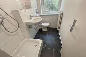 Frisch renovierte 2 Zimmer-Wohnung mit Tageslichtbad und Dusche – Ziegeleiweg 12, 23730 Neustadt in Holstein – Vorschaubild 9