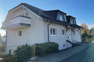 Gemütliche Dachgeschosswohnung in ruhiger Lage mit moderner Einbauküche und Balkon!