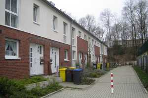 Reihenmittelhaus mit Garten und Garagenabstellplatz in einer Seitenstraße in Düsseldorf-Wittlaer – Hans-Vilz-Weg ., 40489 Düsseldorf – Vorschaubild 1