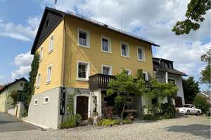 Attraktives Mehrfamilienhaus – Ein Liebhaberobjekt in exponierter Lage in Köditz – Die vollständige Adresse der Immobilie erhältst du vom Anbieter., 95189 Köditz – Vorschaubild 2