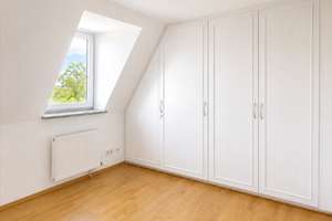Großzügige und helle, renovierte 2-Zimmer-Dachgeschoß-Wohnung mit Lift in Sendling – Senserstr. 15, 81371 Sendlinger Feld, München – Vorschaubild 8