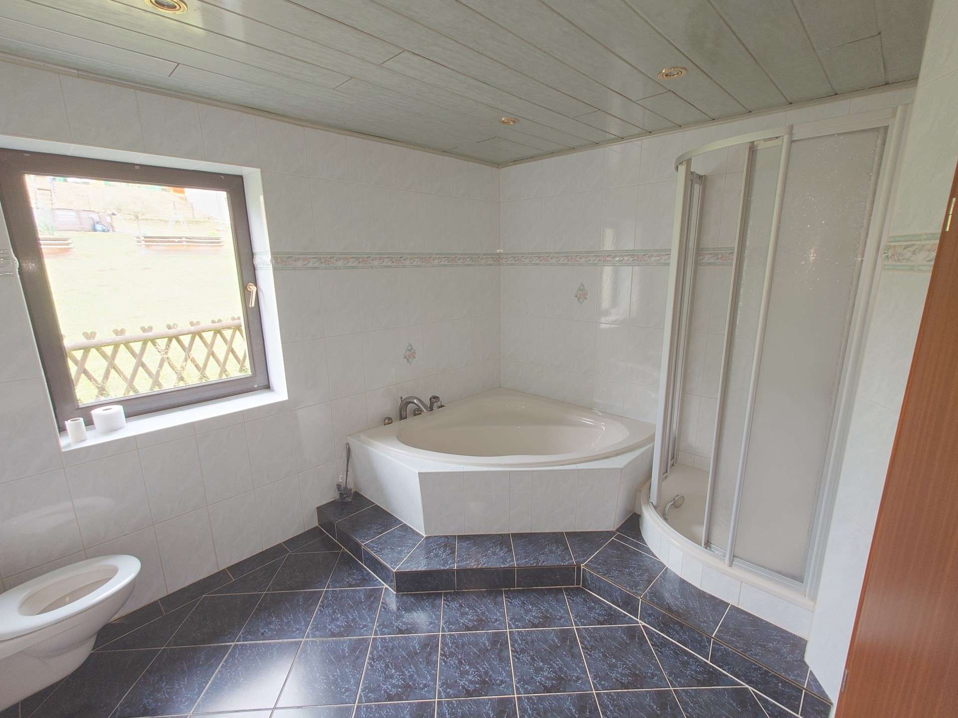 Immobilie in Scheibenberg - Einfamilien haus mit Einliegerwohnung in Scheibenberg mit großem Grundstück in naturnaher Wohnlage. - Bild 1