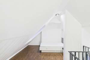DIE ZIMMEREI | All-inclusive-Miete: Maisonette Wohnung mit Balkon - ideal für Young Pros | XL Bude – Resi-Huber-Platz 1, 81371 Sendlinger Feld, München – Vorschaubild 3