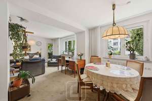 Lichtdurchflutete 3,5 Zimmer-Wohnung | 2 Balkone | Zentrumsnah und dennoch im Grünen