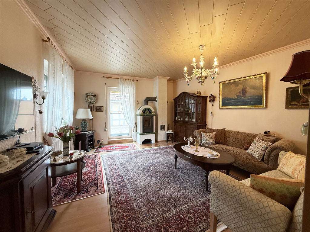 Immobilie in Pfaffen-Schwabenheim - Schönes Einfamilienhaus mit Terrasse und Hoffläche - Bild 0