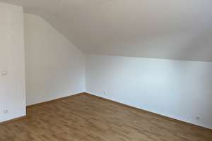 Hell und einladend: Top geschnittene Dachgeschoss-Wohnung in guter Wohngegend zum 1.9. – Leimkuhle 37, 44309 Brackel (Ortsteil), Dortmund – Vorschaubild 4