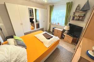 Attraktives Einfamilienhaus mit Pool und Einliegerwohnung in Mahlsdorf-Süd – Die vollständige Adresse der Immobilie erhältst du vom Anbieter., 12623 Mahlsdorf, Berlin – Vorschaubild 9