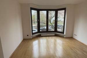 Exklusive 3-Zimmer-Wohnung mit EBK, Gäste-WC mit Dusche und Stellplatz nahe Dus Zoopark, ruhige lage – Marie-Juchacz-Straße 9, 40470 Mörsenbroich, Düsseldorf – Vorschaubild 3