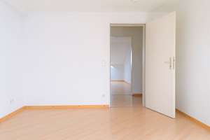 3-4 Zi.-Wohn. Stadtmitte "Ausgebauter Dachspitze" m² ca. 75qm, nach DIN ca. 60qm -provisionsfrei- – Die vollständige Adresse der Immobilie erhältst du vom Anbieter., 65183 Westend / Bleichstraße, Wiesbaden – Vorschaubild 5