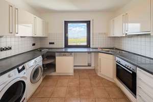 3,5-Zimmer-Wohnung mit Traum-Ausblick, großem Balkon & TG-Stellplatz – Die vollständige Adresse der Immobilie erhältst du vom Anbieter., 97076 Lengfeld, Würzburg – Vorschaubild 4