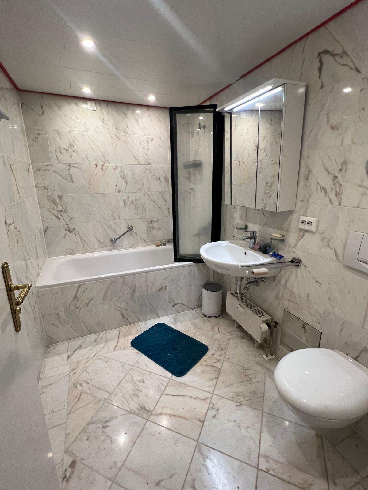 Immobilie in Obertraubling - Denkmalgeschützte 2 ZKB Wohnung im Wasserschloss Gebelkofen - Bild 0