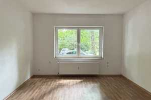 tolle 3,5-Zimmer-Erdgeschosswohnung mit Balkon !! – Elsa-Brandström-Straße 11, 45136 Essen – Vorschaubild 3