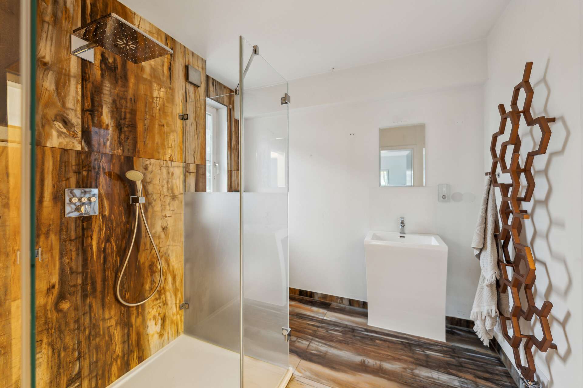 Immobilie in Muhr am See - Erdgeschosswohnung mit Wintergarten und Terrasse - Bild 1