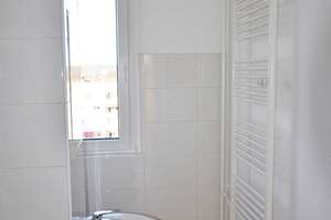 Bezug sofort möglich! 3-Raum-Wohnung, Badewanne, Aufzug, Balkon, PKW-Stellplatz! – Am Rosengarten 29, 6526 Sangerhausen – Vorschaubild 10