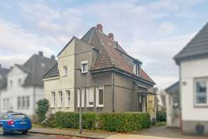Doppelhaushälfte mit Garten in ruhiger Lage! Offene Besichtigung am 05.06 von 16:30-17:15 Uhr