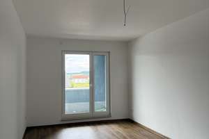 Neue 4-Zimmer-Mietwohnung mit Balkon