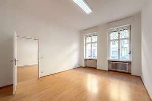 Großzügige 2-Zimmer-Eigentumswohnung, im EG eines charmanten Altbaus. – Die vollständige Adresse der Immobilie erhältst du vom Anbieter., 13349 Wedding, Berlin – Vorschaubild 2