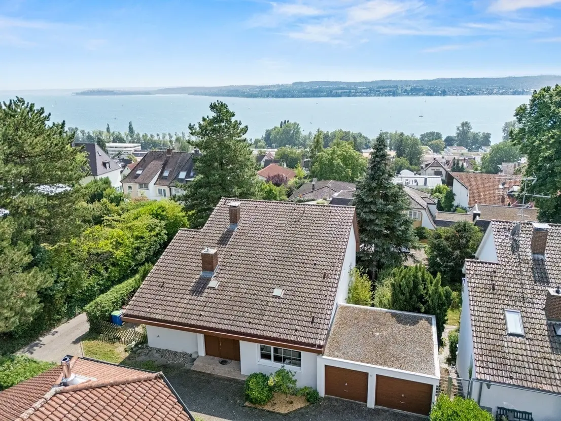 In beliebter, ruhiger Villenlage mit Seesicht - exklusives Wohnhaus mit Indoor-Schwimmbad — Foto 2