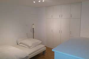 Lehel | Voll möblierte 2-Zimmer-Wohnung mit EBK im Lehel direkt an der Isar – Widenmayerstr. 26, 80538 Englischer Garten, München – Vorschaubild 2