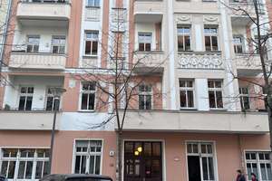 Bezugsfrei ab 01.07.2026: Ruhige 2-Zi.-Wohnung im 3. OG in saniertem Gründerzeitaltbau nahe Ostkreuz – Lenbachstr. 6, 10245 Friedrichshain, Berlin – Vorschaubild 1