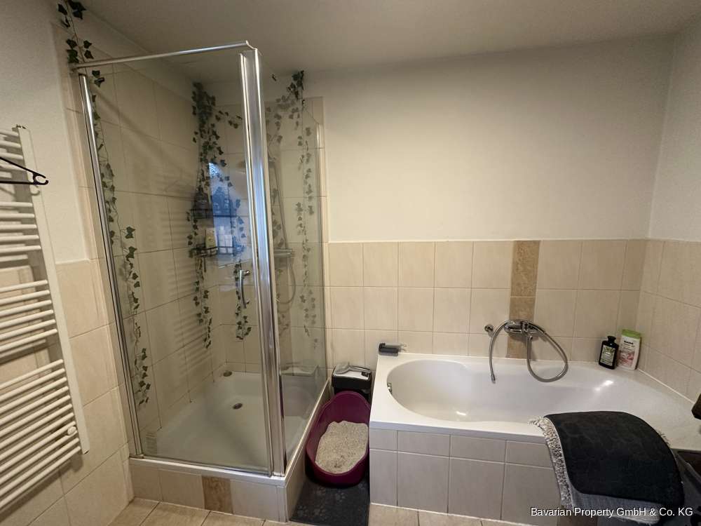 Immobilie in Viechtach - Dreifamilienhaus in Großenau bei Viechtach - jetzt ohne Wohnrecht! - Bild 1