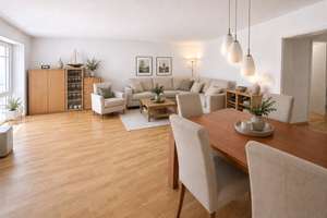 Urban wohnen, ruhig leben: 3-Zi-Wohnung mit Balkonen + Stellplätzen zwischen Isar und Kolumbusplatz – Die vollständige Adresse der Immobilie erhältst du vom Anbieter., 81543 Untere Au, München – Vorschaubild 1