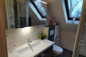 🏡 Möbliertes Zimmer in freundlicher 3er-WG — zum Wohlfühlen 😊 – Klotzstraße 17, 70190 Berg, Stuttgart – Vorschaubild 1