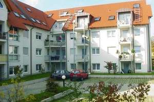 Lichtdurchflutete Stadtwohnung, nur email mit Beruf, Tätigkeit, Einkommen und Befristung!
