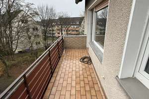 Frisch renovierte 2,5 Raum Wohnung mit grossem Balkon Grenze Holsterhausen