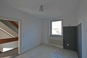 Mach mich wieder schön :) Sanierungsbedürftige DHH mit Garten & Garage in Frillendorf – Die vollständige Adresse der Immobilie erhältst du vom Anbieter., 45139 Frillendorf, Essen – Vorschaubild 8