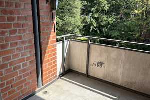 Helle 2,5 Zimmerwohnung mit Balkon und Wannenbad – Masurenring 81, 24149 Kiel – Vorschaubild 4
