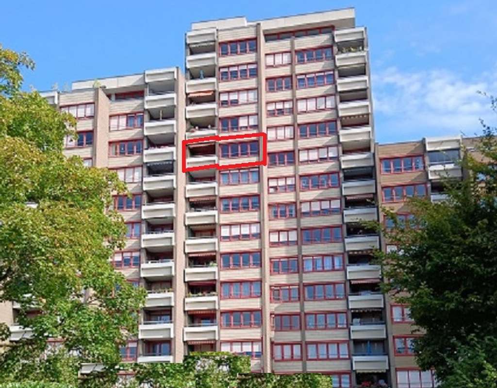 Immobilie in Weinstadt - Fernsicht pur! 4,5 Zi.-Wohnung mit Aufzug und Garage! - Bild 2