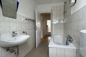 Wunderschöne, helle Dachgeschoss-Wohnung mit Balkon in Essen-Stadtwald – Leveringstraße 4, 45134 Stadtwald, Essen – Vorschaubild 12