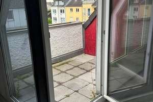 Teilmodernisierte 3-Zimmer-Maisonette-Dachgeschoßwohnung mit Balkon in Köln-Buchheim – Die vollständige Adresse der Immobilie erhältst du vom Anbieter., 51065 Buchheim, Köln – Vorschaubild 4