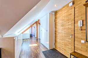 Modern sanierte Dachgeschoss-Maisonette mit besonderem Wohnflair – Die vollständige Adresse der Immobilie erhältst du vom Anbieter., 80689 Sankt Ulrich, München – Vorschaubild 2
