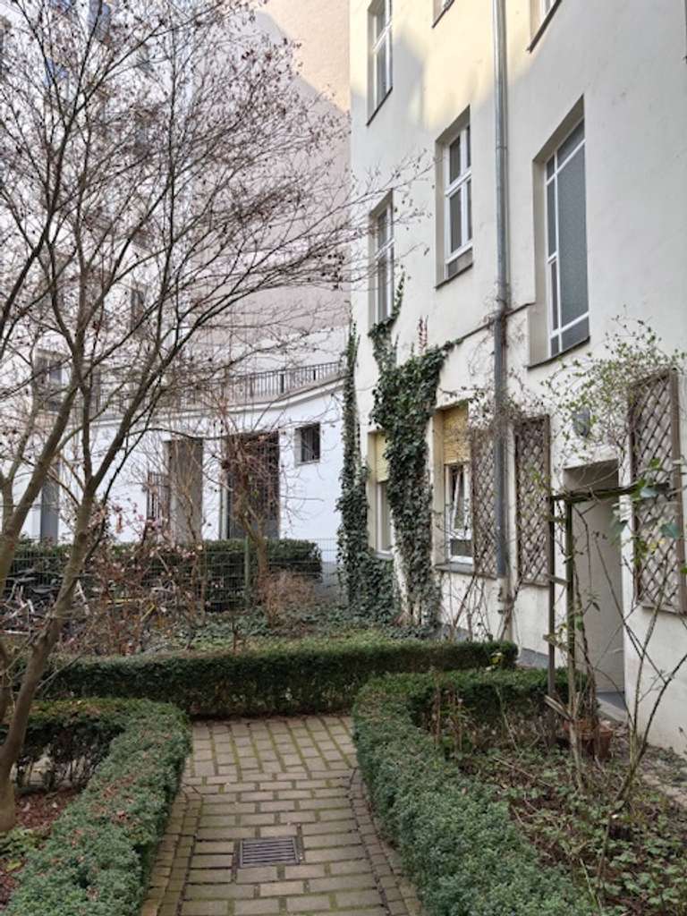 Immobilie in Berlin - „Vermietetes 1-Zimmer-Apartment am Reichstagsufer – Sanierungsobjekt mit Potenzial“ - Bild 4