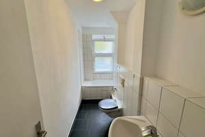 Bezugsfrei! Helle 4 Zimmerwohnung in bester Lage – Die vollständige Adresse der Immobilie erhältst du vom Anbieter., 10589 Charlottenburg, Berlin – Vorschaubild 7