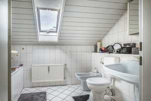 Bezugsfreies Zweifamilienhaus mit Garage und großem Süd-Garten – Aachen (Kreis) – Vorschaubild 30