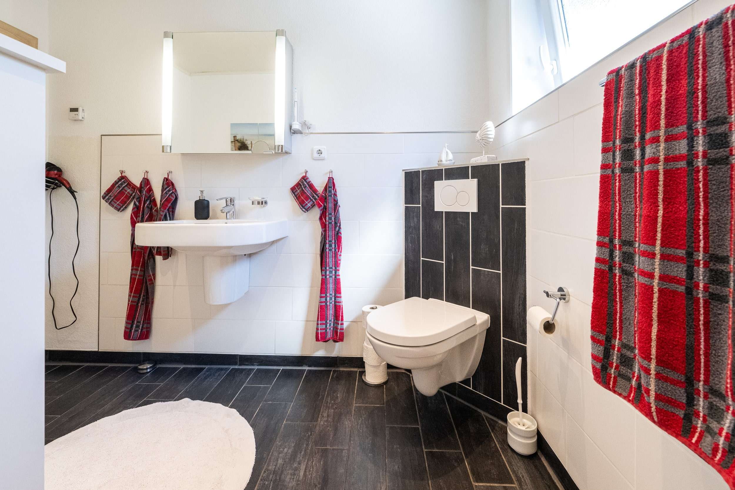 Immobilie in Süderlügum - Energetisch erstklassig saniertes Einfamilienhaus mit Garage in toller Wohnlage - Bild 1