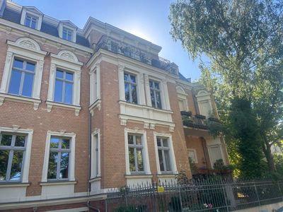 Wunderschöne 3-Raum Wohnung im Dachgeschoss mit Sichtbalken und Balkon in Top Lage!
