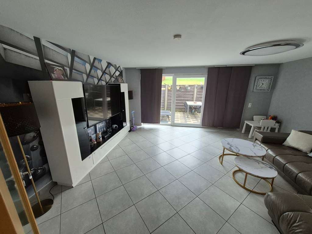 Immobilie in Großbottwar - TOP gepflegte Doppelhaushälfte mit Einliegerwohnung - hier lässt sich entspannt leben - Bild 1